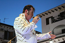 Nigel Burchill Elvis Presley Tribute Villamartin Plaza Orihuela Costa Blanca Spain live outdoor concert music entertainment 2017