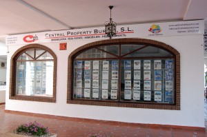 Central Property Bureau Villamartin Plaza 