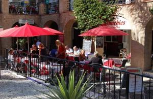 Munchies Cafe on the Villamartin Plaza  